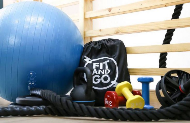 Esercizi per le braccia senza pesi da fare in casa